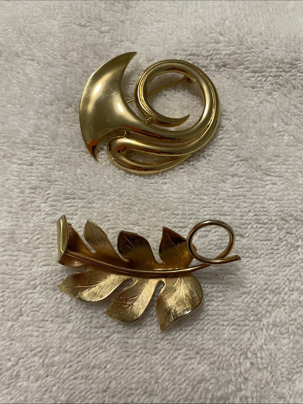 Gold Leaf and Swirl Vintage Brooches - Gold Tone